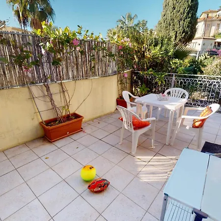 Confort 2 Pieces Avec Terrasse Et Jardin A - Fr-1-196-313 Apartmán *